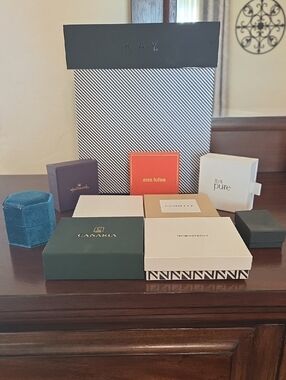 KAY Gift Box Set with Assorted Jewelry Boxes - Black, White, Green, Teal, Red